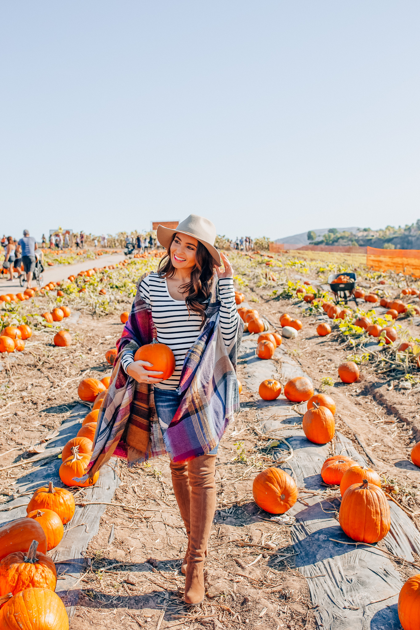 Fall plaid outfits featured by top Orange County fashion blog, Maxie Elise