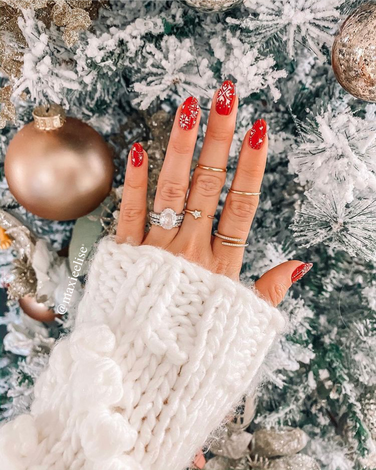 maxie Elise; fashion and lifestyle blog; 2021 nail trends; 2021 nail inspo; manicure trends; manicure inspo; summer nails; spring nails; easter nails;