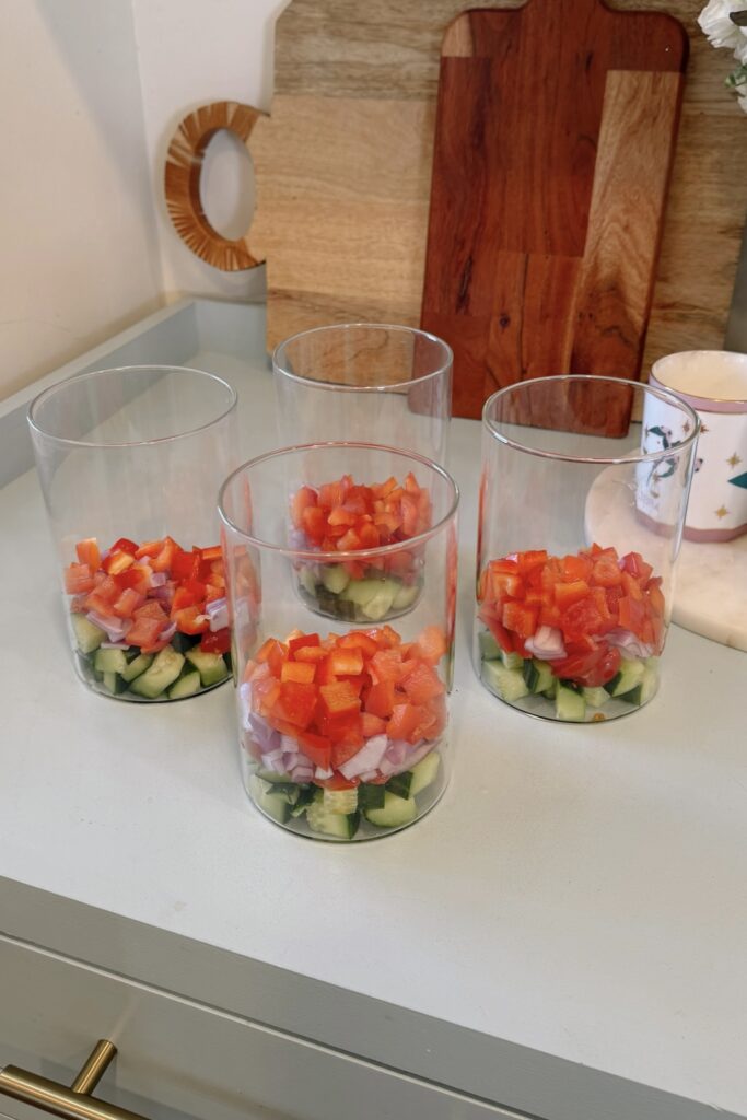 add vegetables to the jars