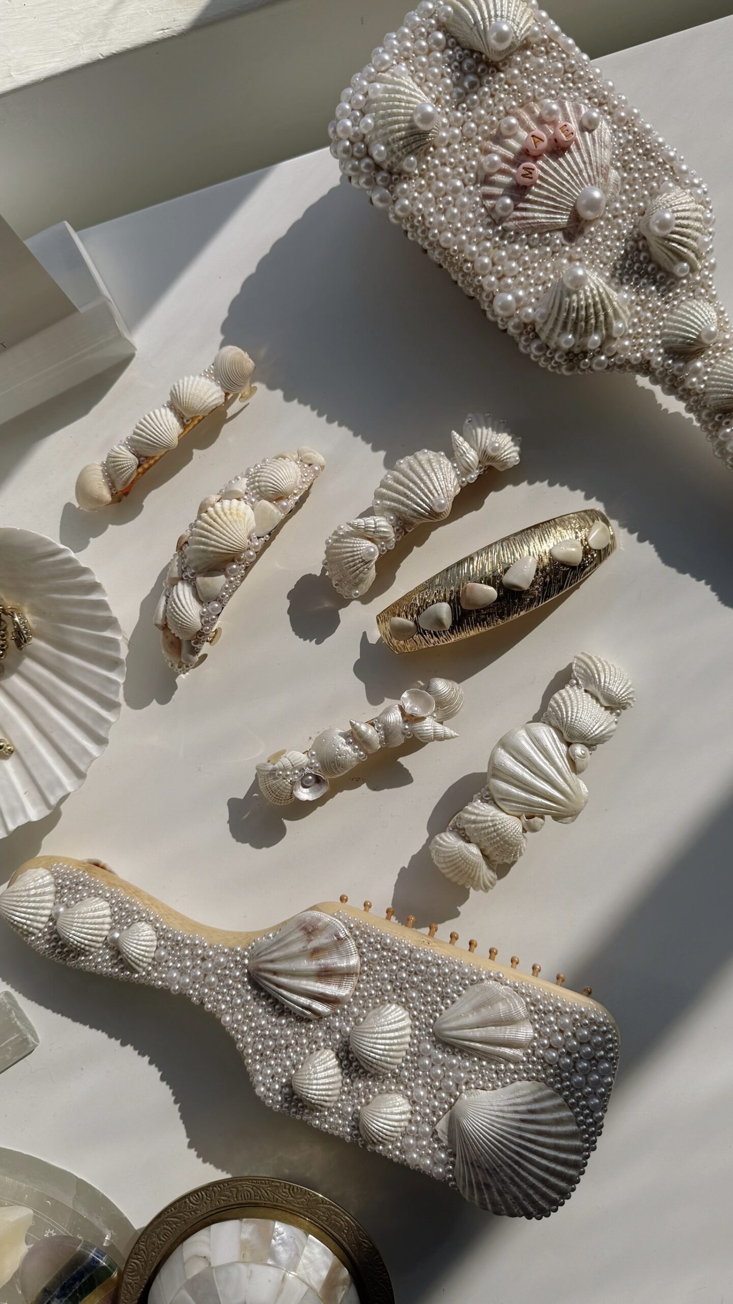 DIY Mermaid Seashell Hair Clips - Maxie Elise display picture 1