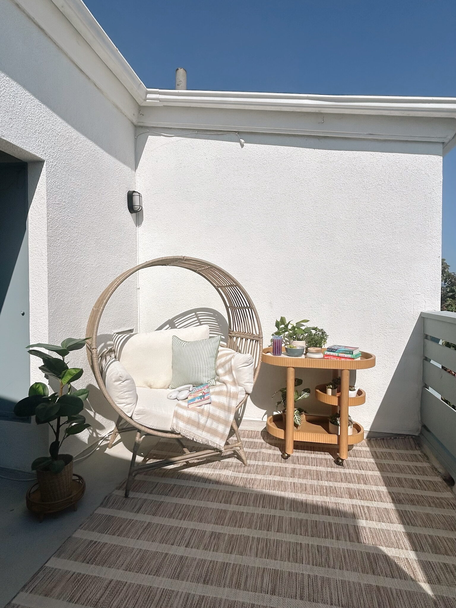How To Make An Outdoor Reading Nook