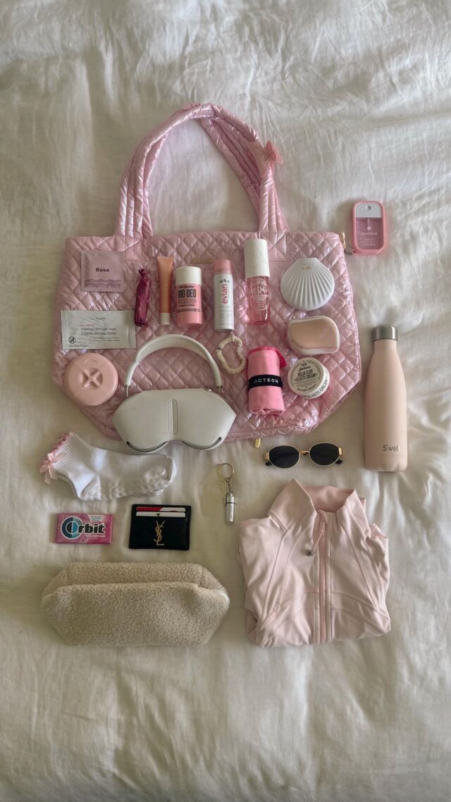 pilates princess🎀⭐️🩰 comment PB1 if you want me to send you the link to anything shown 🫧💫

#amazonfinds #gymbag #gymbagessentials #packwithme #asmr asmr packing, whats in my bag, whats in my gym bag, pilates bag essentials, whats in my pilates bag, pilates aesthetic, pilates outfit, pilates bag must haves, pilates gym bag, pilates tote bag, pink aesthetic, Pilates princess, amazon must haves, beauty gadgets